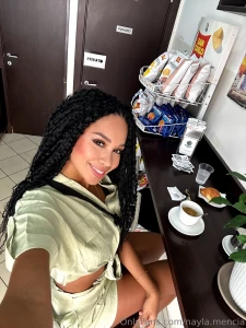 I serve looks before i serve coffee