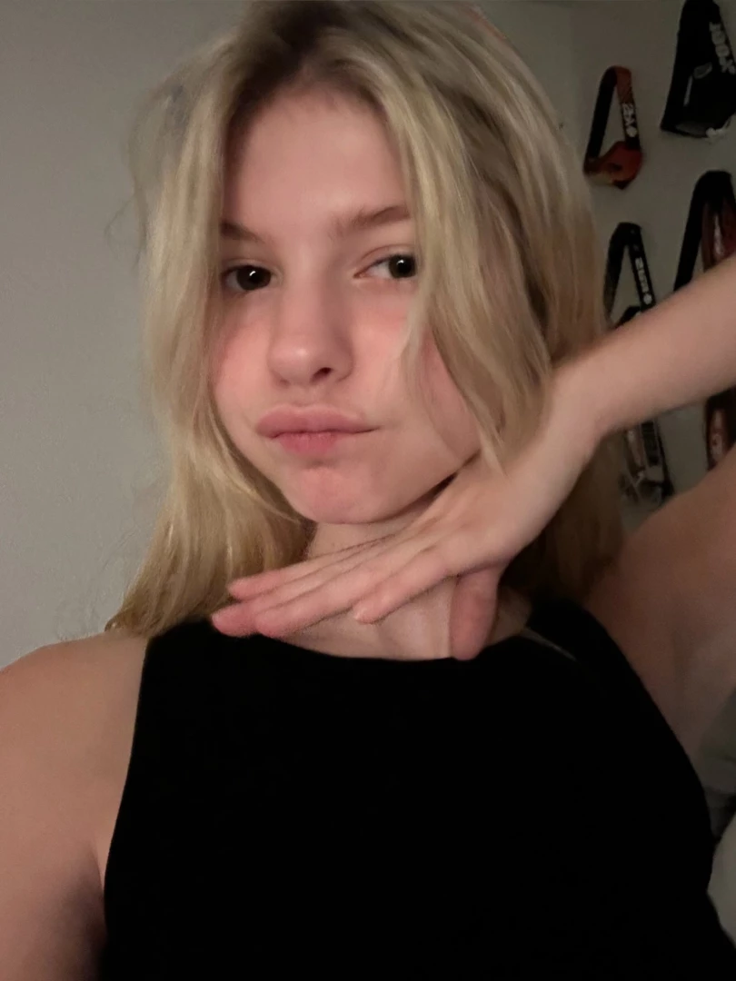 Tip me if you think i m cute 