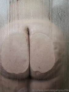 I like pressing my booty on the glass too wish it was your face though