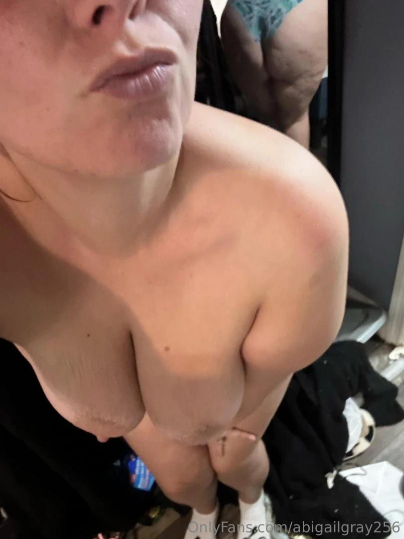 Took a naughty mirror pic before bed hope you like the view 