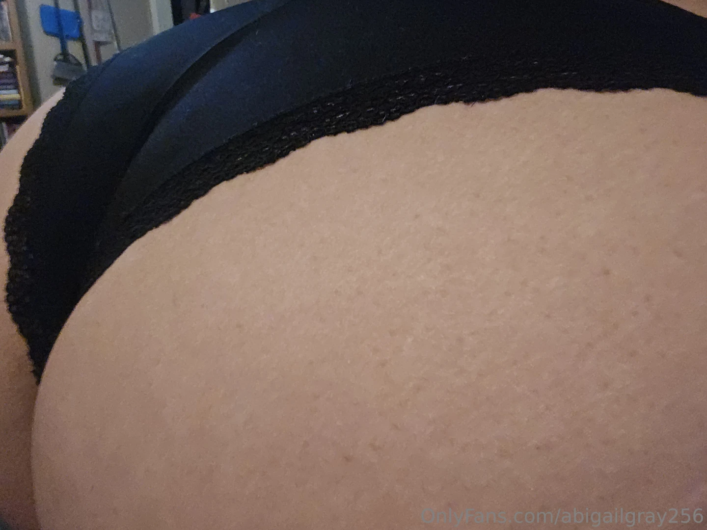 Hubby wanted to take some pics of my ass while i was on top he tried part 1 