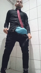 Mi polla se pone dura con el informe del trabajo