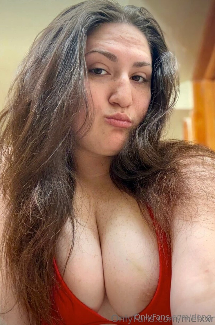 Melxxrosee very sexy 18 year old who is very horny free account 