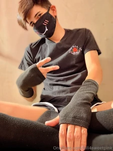 Have a great pride month 3 sorry lazy day so i didn t do my hair i