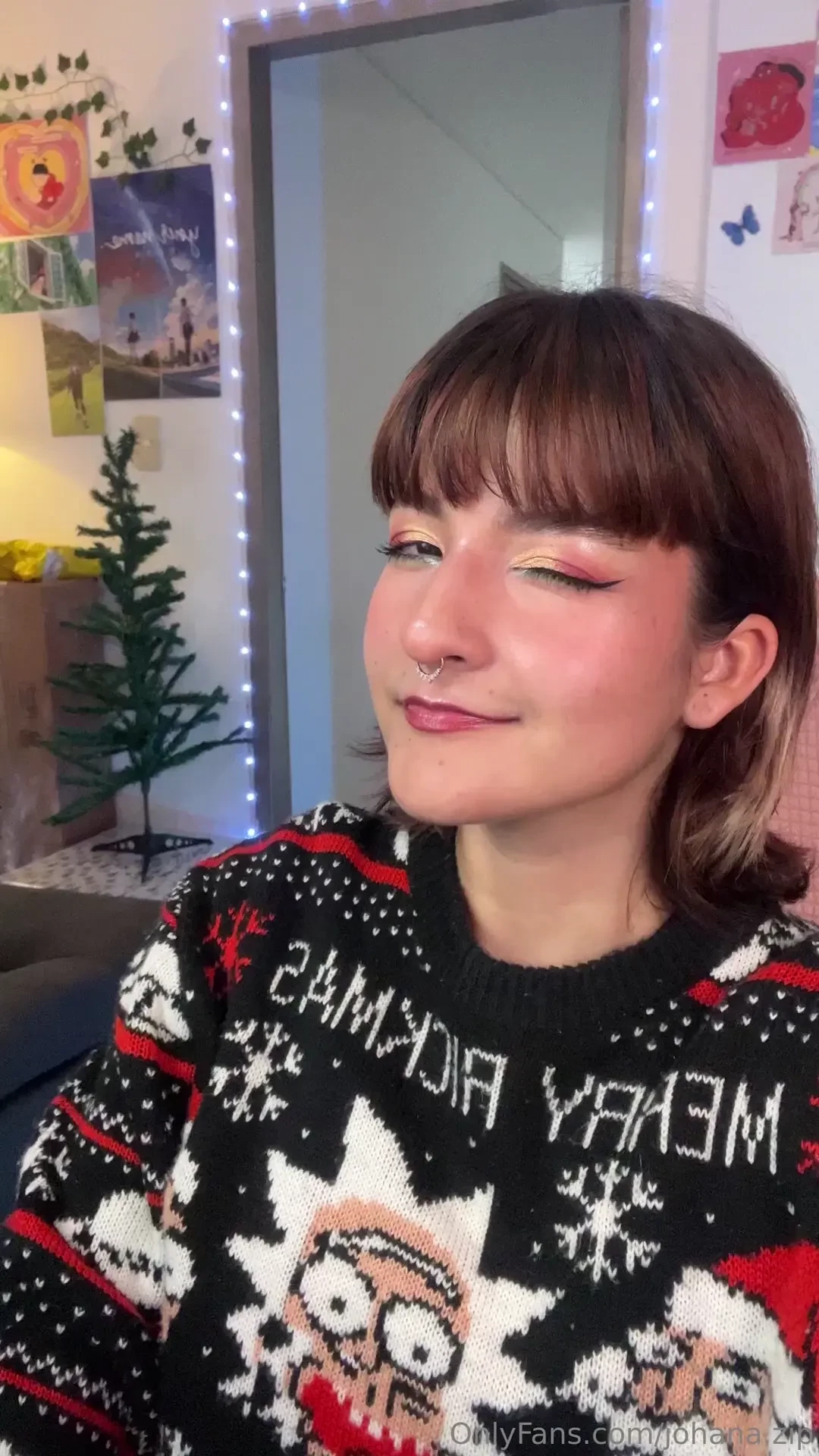 Let s decorate the christmas tree together join me on chaturbate 