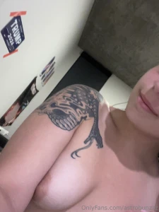 Available rn for lives and facetimes