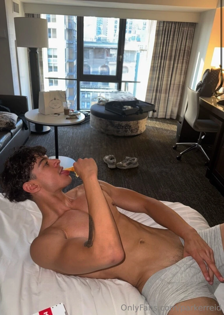 What you looking at parkerreidvip 