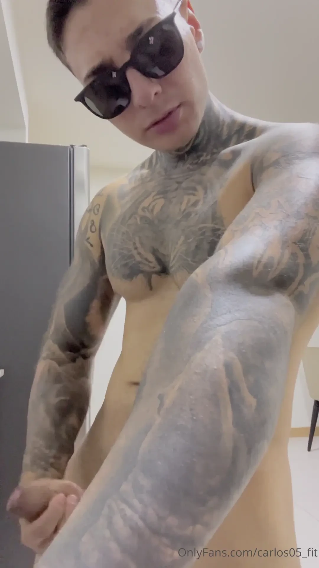 Si te la comes te doy una taza con lo que t quieras 