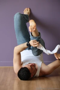 Any feet fetish dm me for more feet contents master