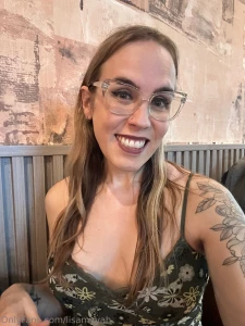 Hi are you all having a good week i m away this week traveling but