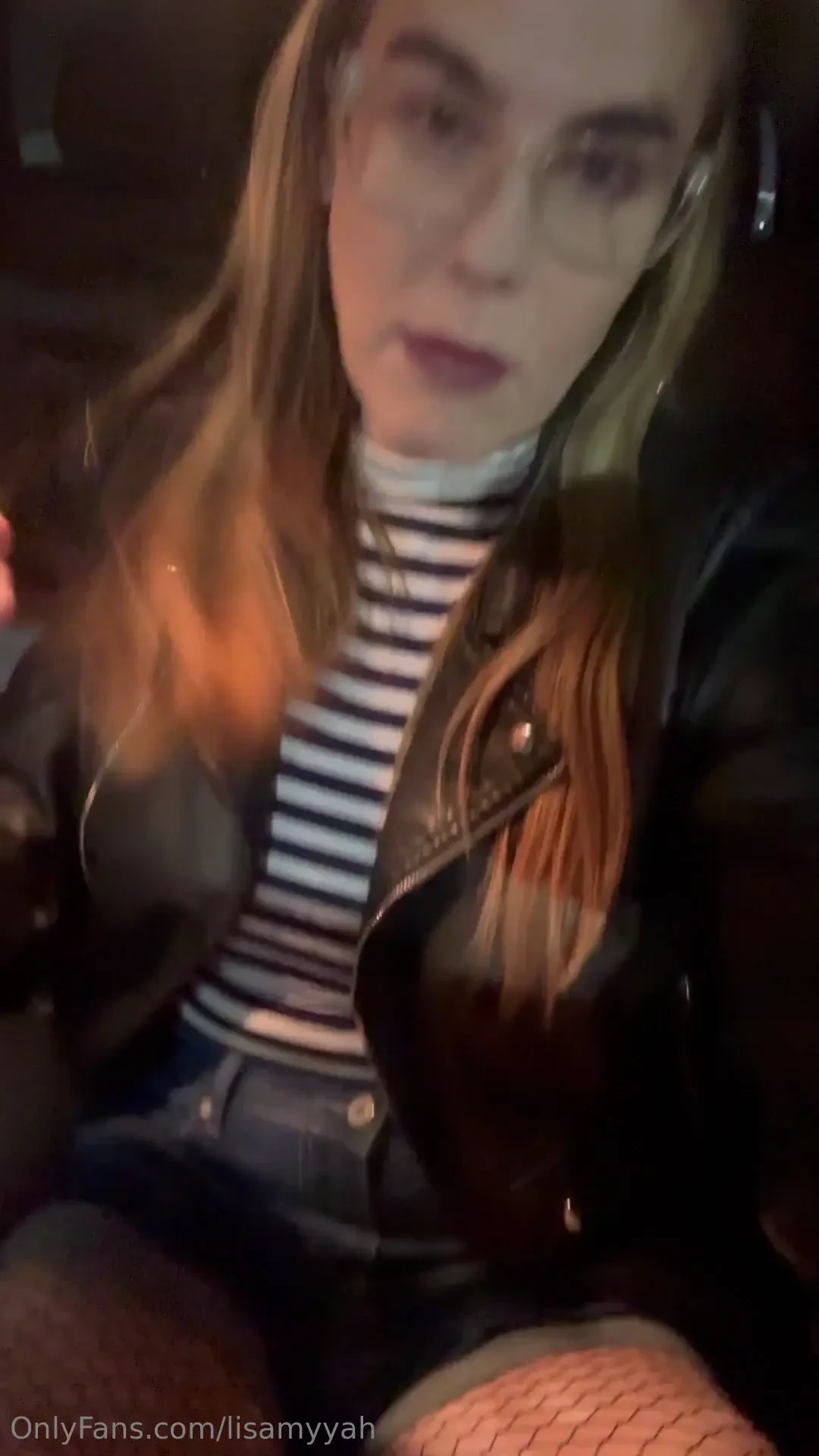 Do you like it when i play with my hair 