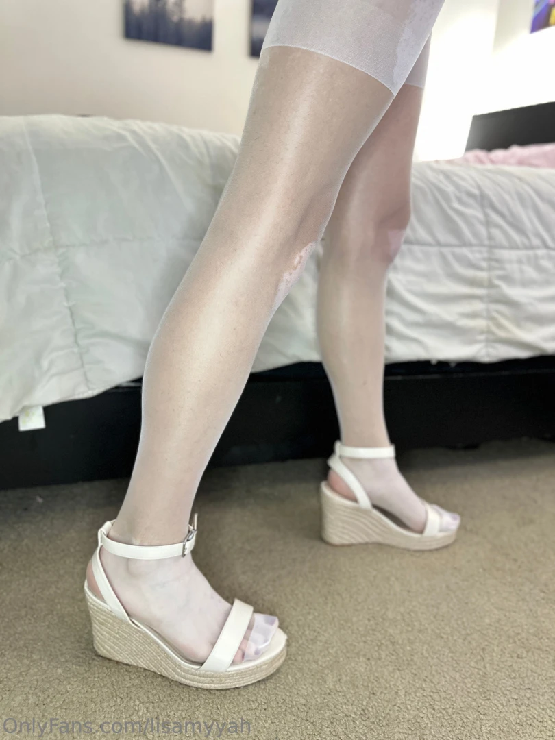 How do you like seeing my legs wrapped in white nylons while wearing 