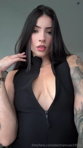 Y si me subes el cierre