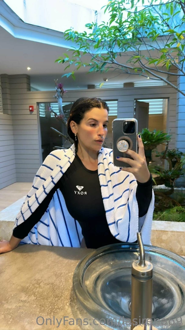 I only respond to dms on my vip page lasirena69vip 