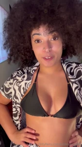 Ladies and gentlemen may i have your attention puh-leeeeeeeeze