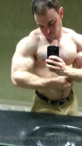 Pick ur favorite gym flex