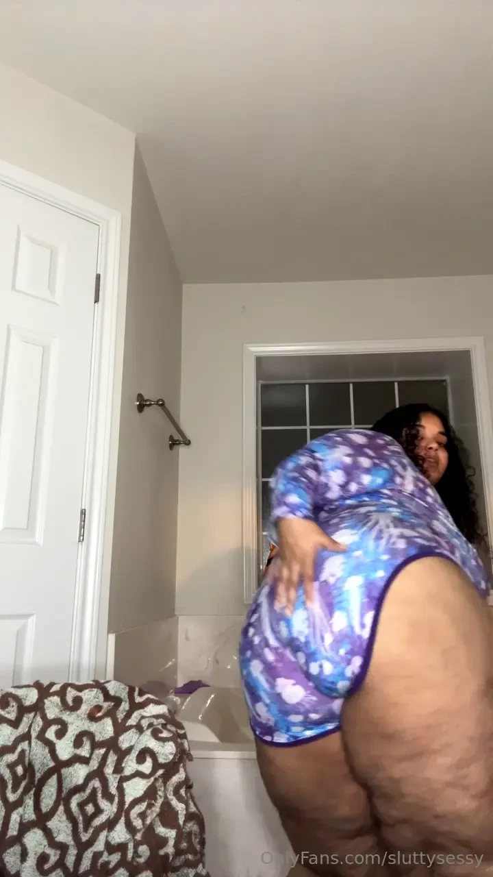 Little bathroom dance 