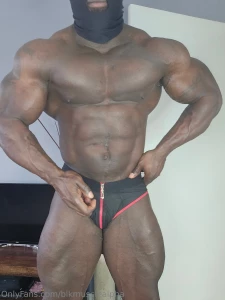 I ve noticed some of you asking who i m fucking man or woman here s