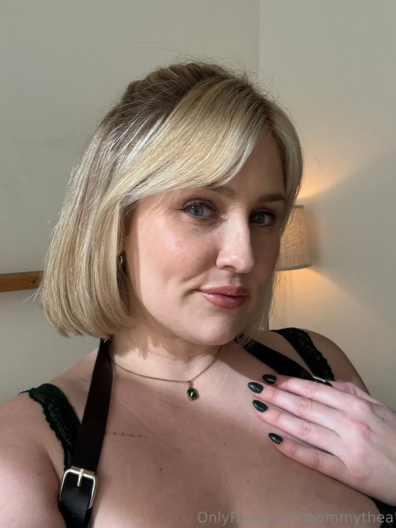 I did a sexy photoshoot today because i was just so excited to start 