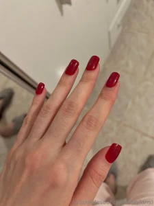 Olha como minha unha t bonita husbando