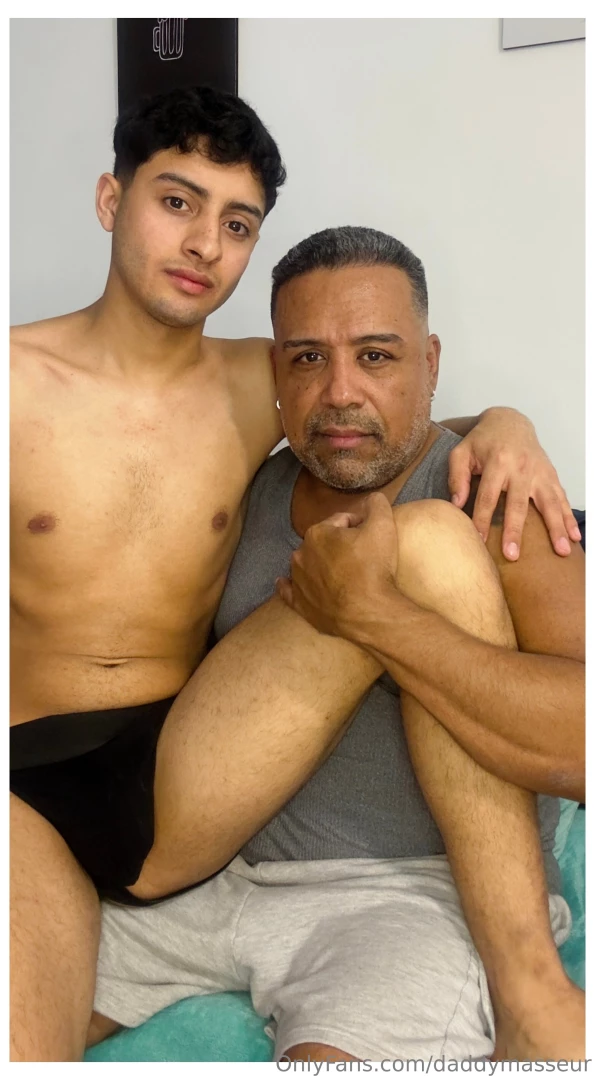 Que delicia la pasamos con este twink follamos en varias parte de mi 