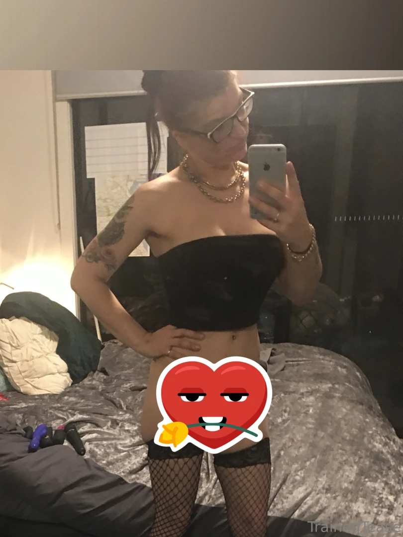 Naughty but nice check dms to get full picture 