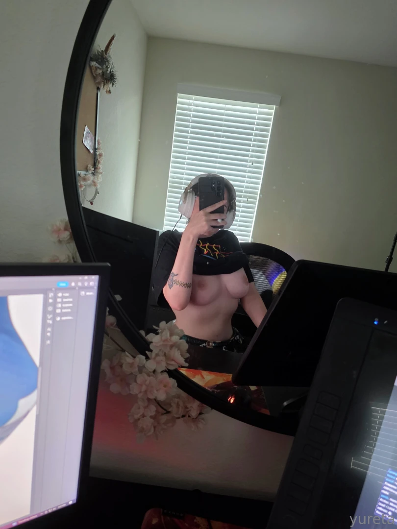 Editing 3 thats all imma do todayyy its so rainy out too cuddle wit 