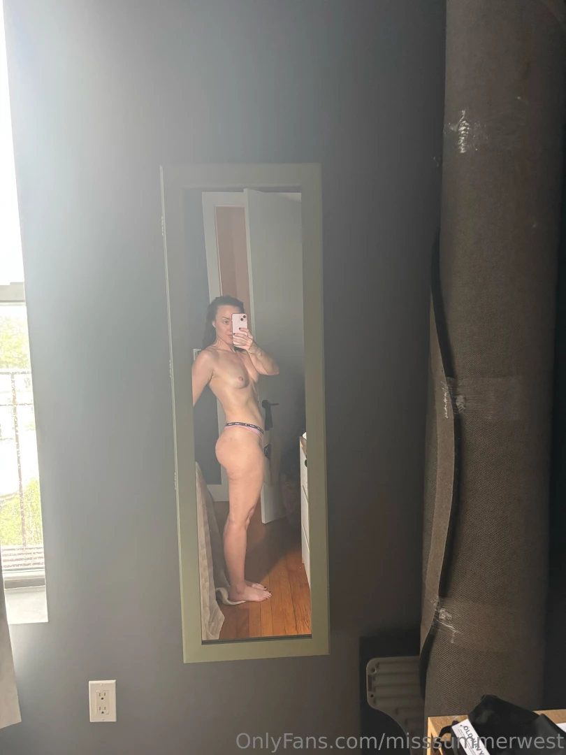 Um just a reminder i m built like this 