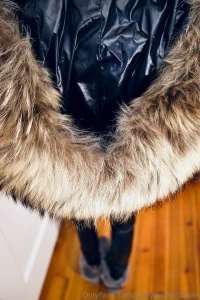 Welovefurs iceblack and shiny leather leggings you can find all the part 14