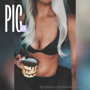 Hey sweets what should my new profile picture be a b c d e or f