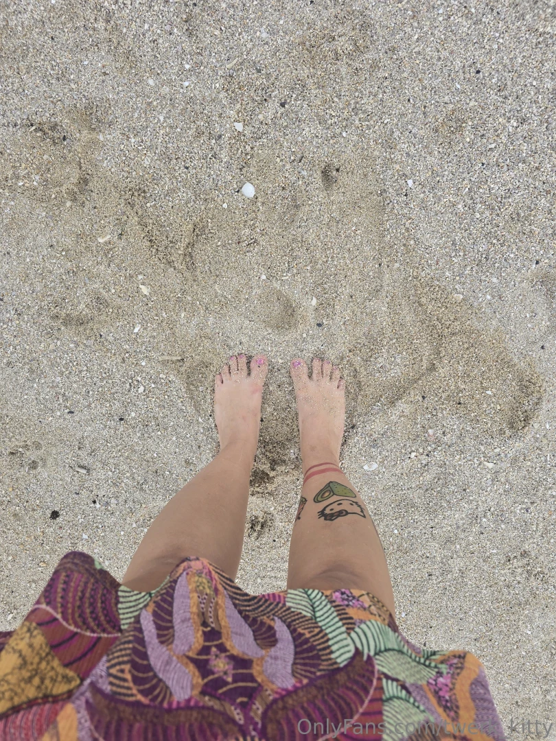 The sand calling my pussy 