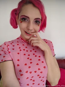 This pink shirt you can take if off