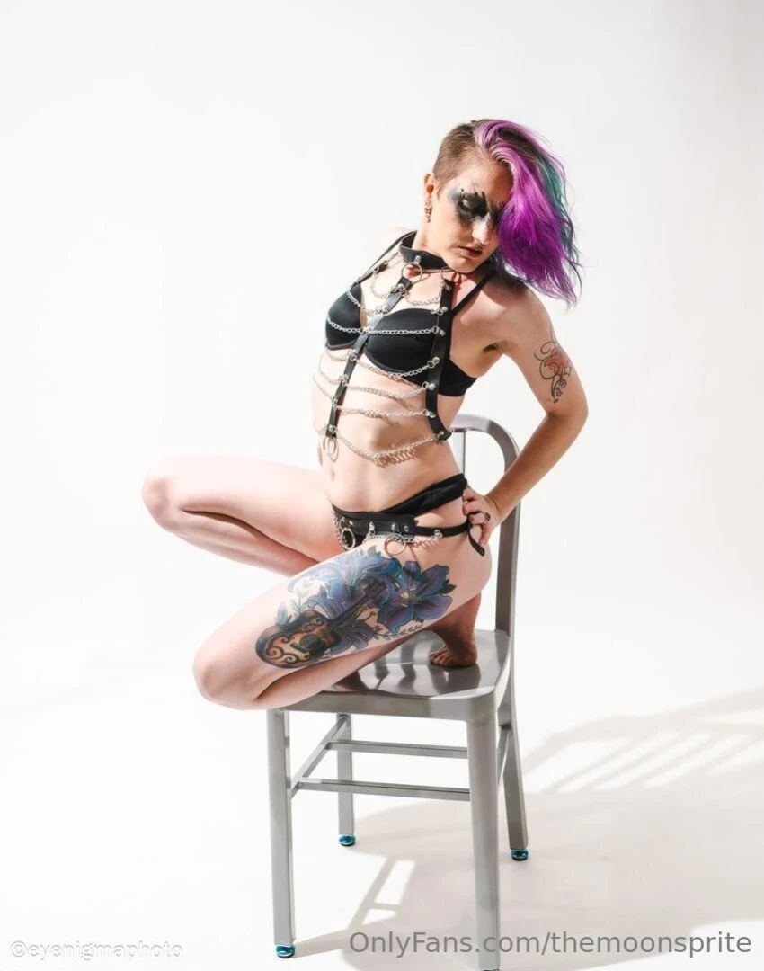 Leather and chain two easy ways to make me happy p eyenigmaphoto 