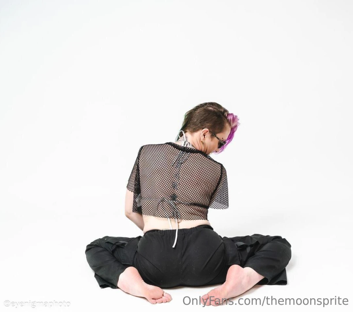 Bruised knees and busted dreams p eyenigmaphoto 