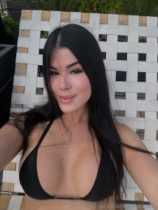 Your fave trans is waiting for your dm