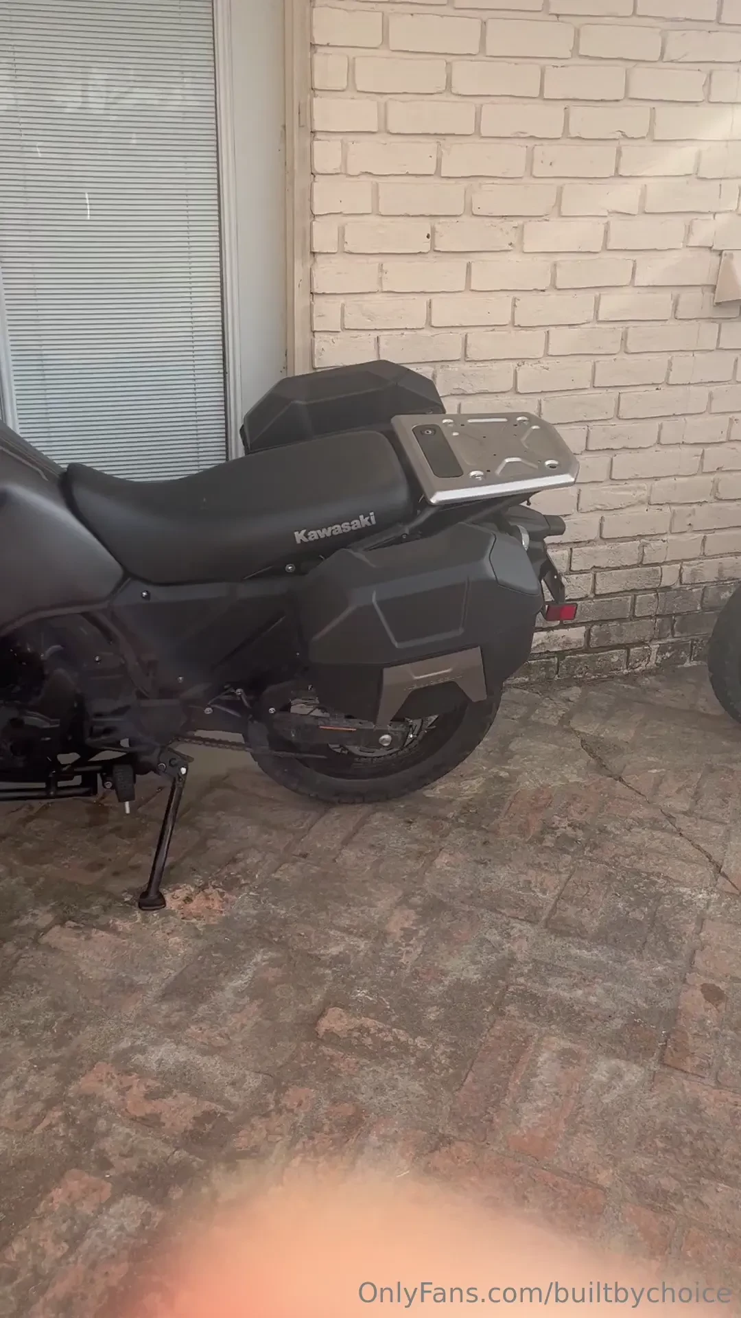 If i haven t replied to your message i m sorry i ve been on the road 