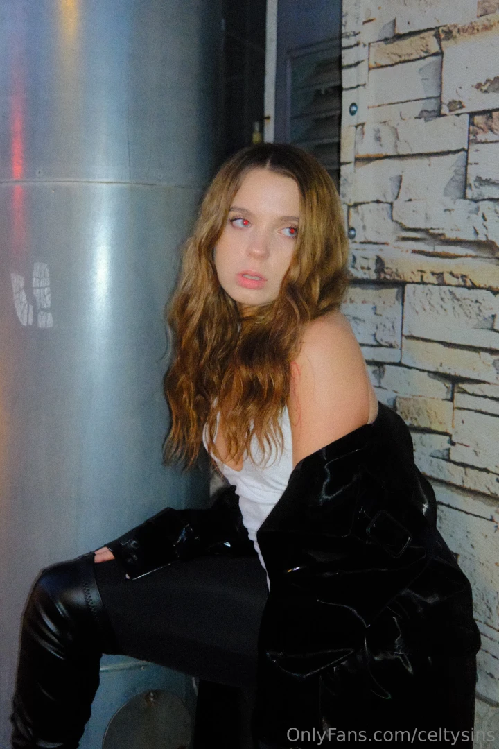 That deadass serious face just my way of letting u chill b4 i hit u 