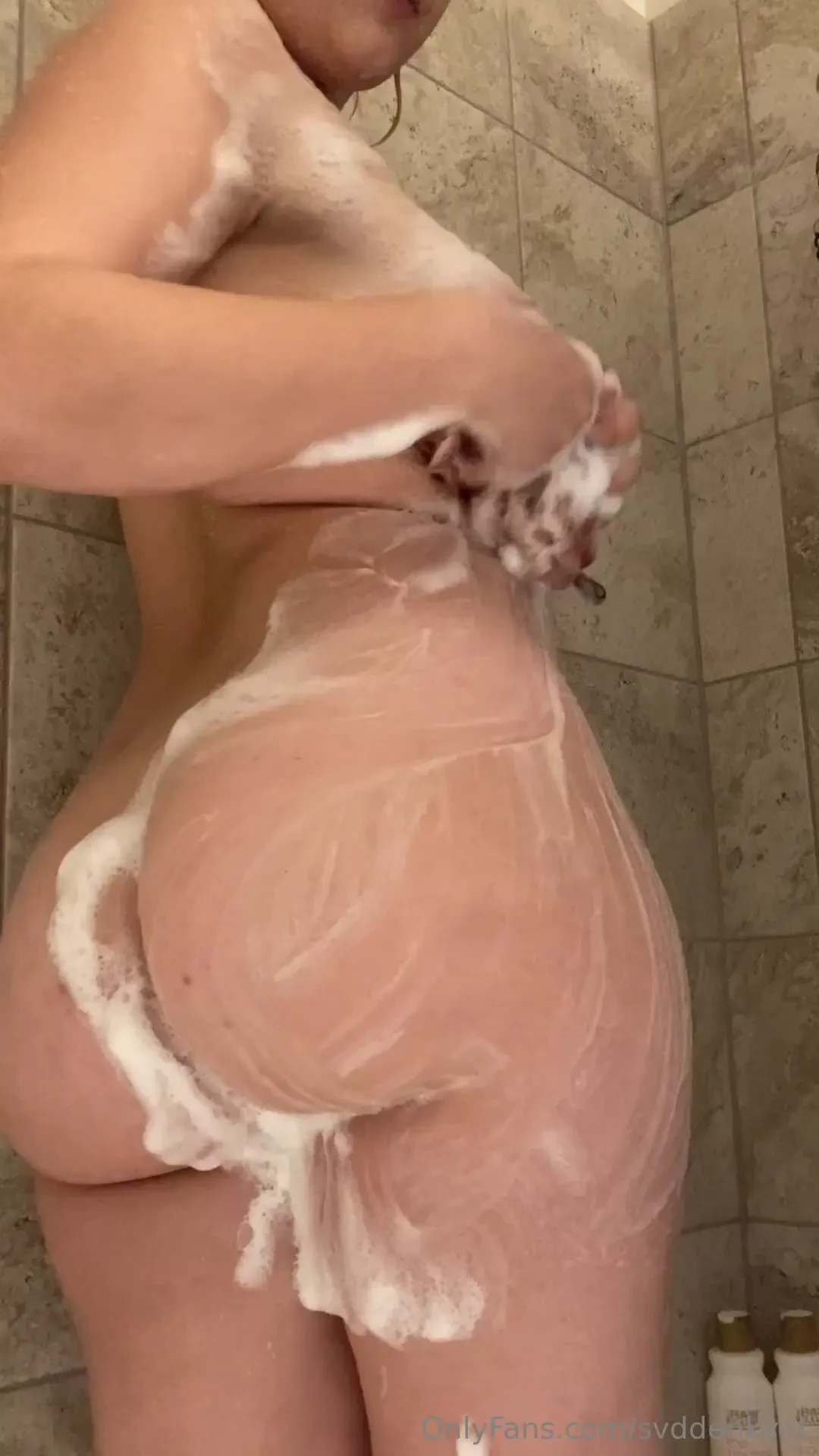 Fun lil shower moment thx for staying subbed while i figure out wtf i 