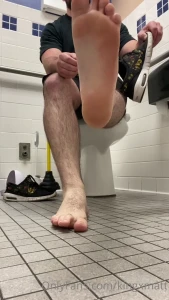 Decided on no socks to the gym so ripe and sweaty just the way you