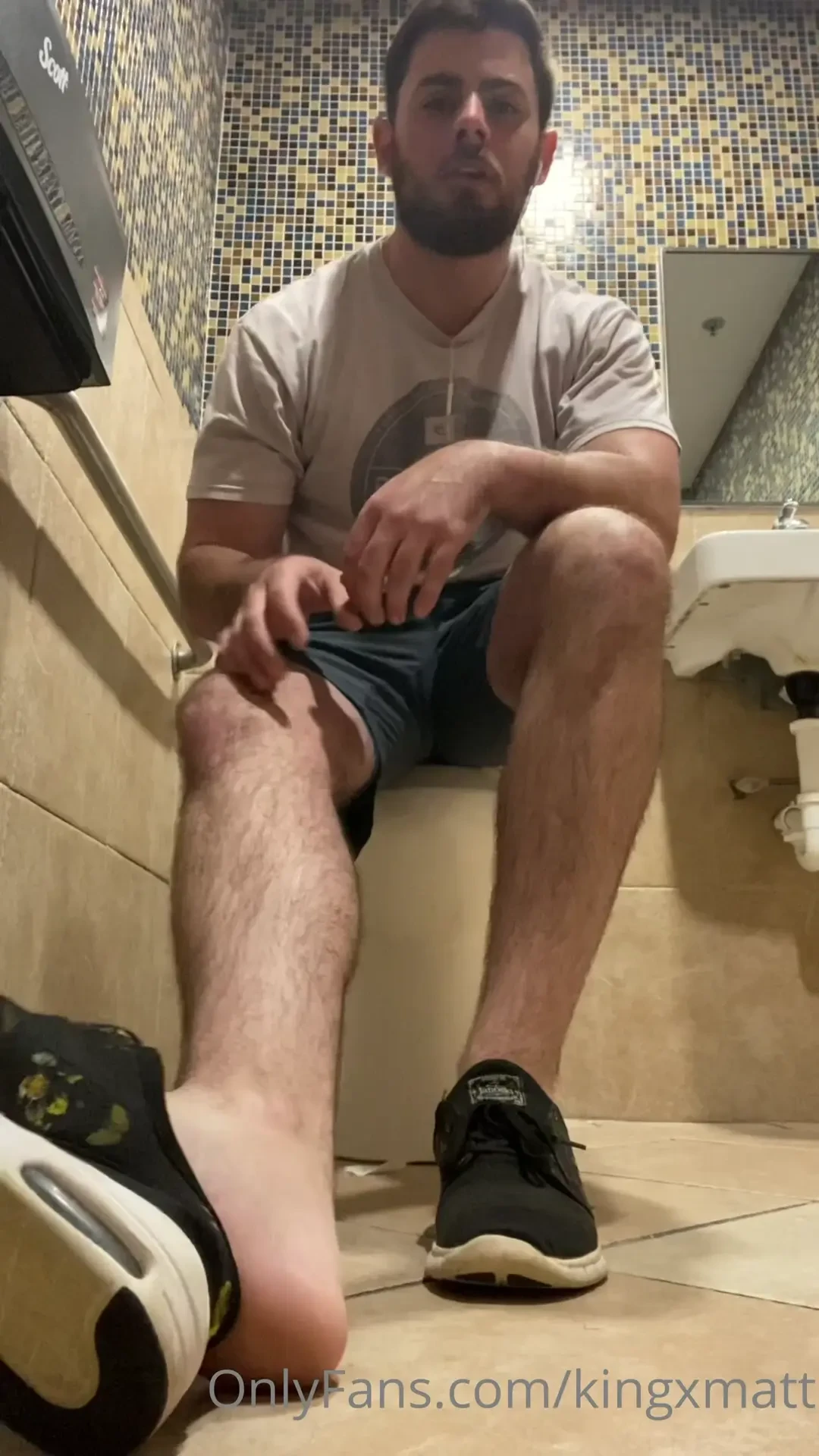 Post gym ripeness went to the gym with no socks tonight 