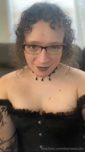 A video and 5 photos of me in a black corset and new black and red part 4