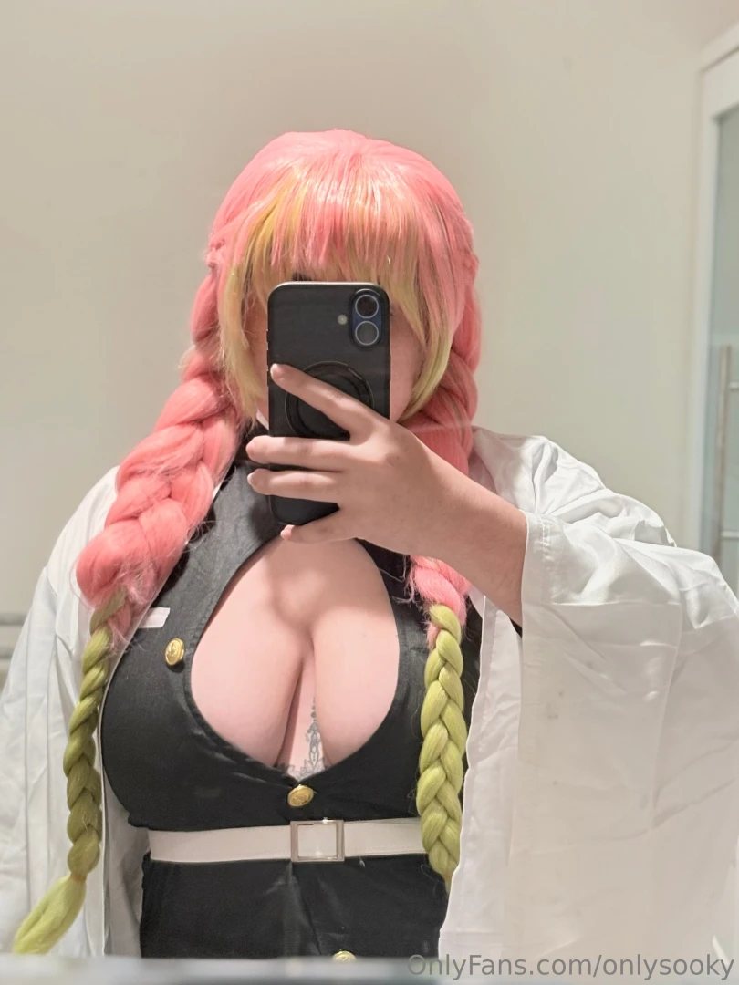 Hint hint at this month s cosplay shoot coming i m still working on 