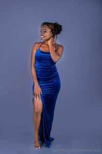 Elegance and class from the mistress of slaves now come bow down