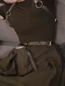 Love this top gives me pecs and enhances my grabbable waist part 1