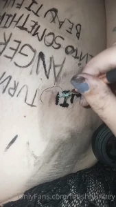 I don t know if any of yall are into tattooing but watching the needle