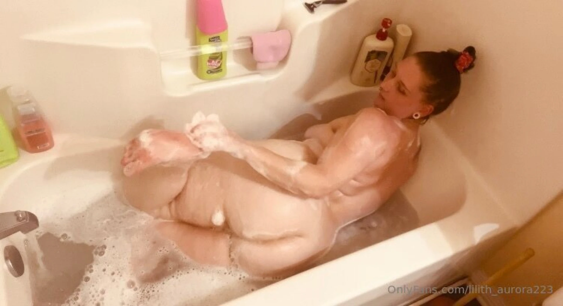 Decided to do something different squeezed my giggly juicy ass into my 