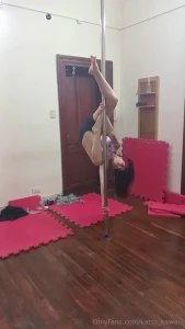 Nudes and private videos today is my birthday thank you for being here