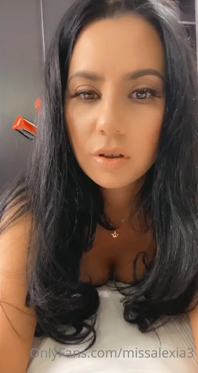 Enjoy my beautiful eyes 