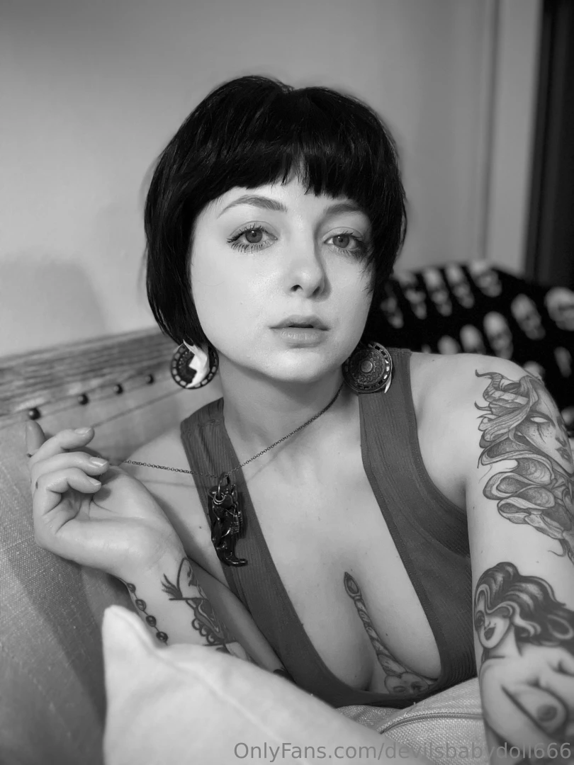 I m not listening to a word you re saying 