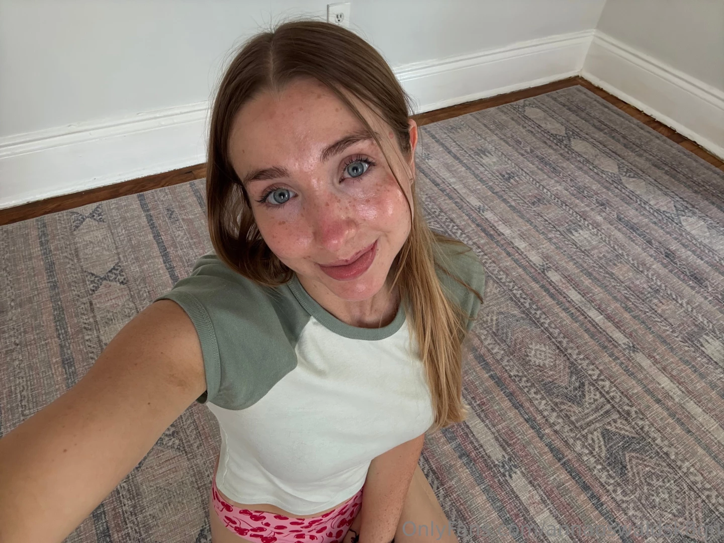 Finally got a rug for the living room super stoked to take lots of 